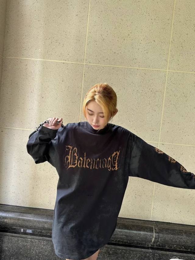 Balenciaga Balenciaga 23Fw autumn and winter Gothic font Sanskrit long-sleeved T