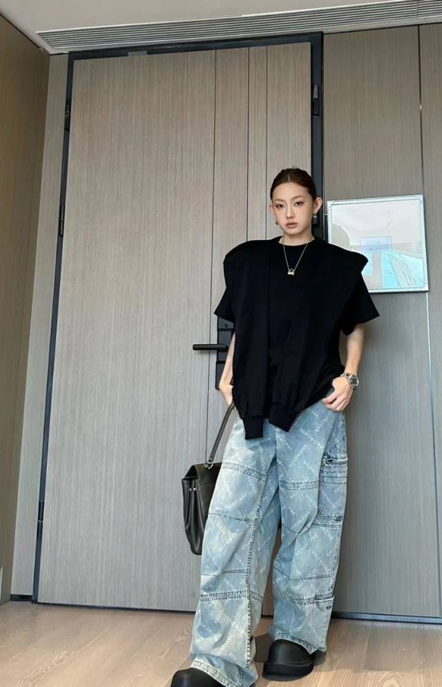 BalenciagaBalenciaga 24 new Yang Chaoyue same style fake two-piece hooded embroi