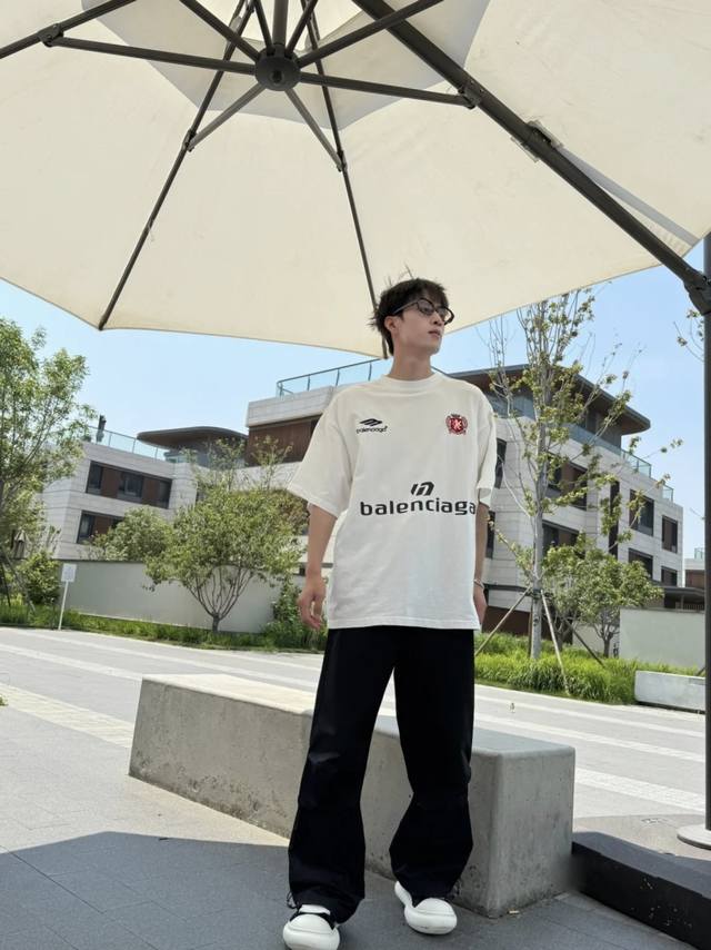 Balenciaga Manchester United Football Series Short Sleeve T-shirt Front Embroid