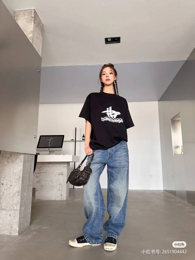 Balenciaga 23 new Balenciaga double-printed letter short-sleeved T-shirt loose v