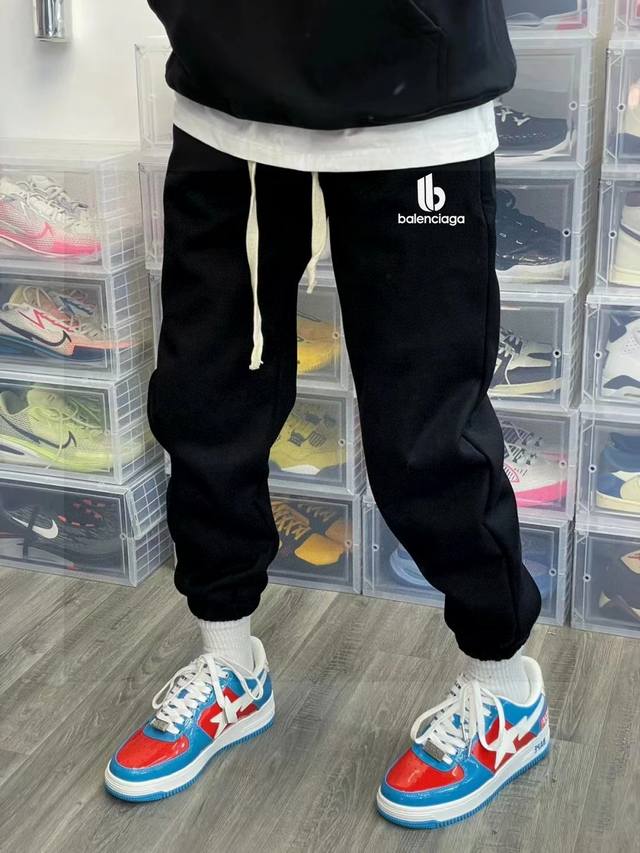 No velvet, high quality Balenciaga's latest joint 66 prints, contrasting colors,