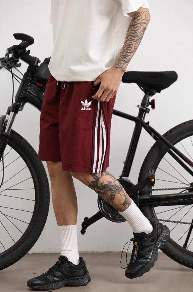 Two-Wear Adidas Zipper Three-Bar Shorts Breathable and Versatile Couple Shorts
