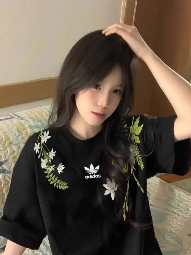Adidas Adidas Clover New Chinese Wreath Embroidery Craft Short Sleeve T-shirt M