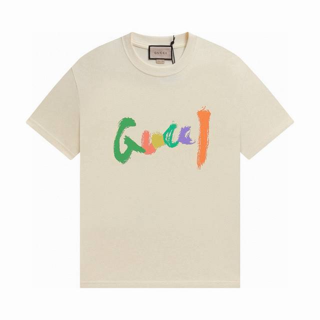 GucciGucci painted cursive short-sleeved T-shirt with high quality! The original