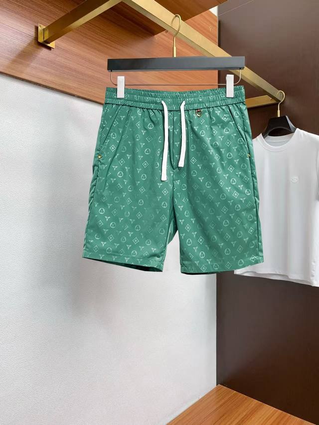 Lv Summer Logo knitted sports casual shorts Os version cut creates an extremely