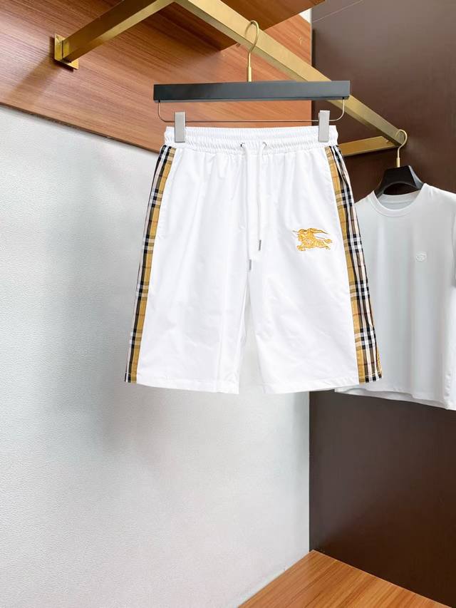 BURBERRY Summer Logo Knitted Sports Casual Shorts Os version cut creates an extr