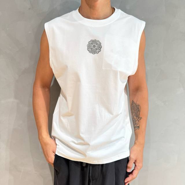 Chrome Hearts new summer sleeveless vest is now online! The iconic brand embroi