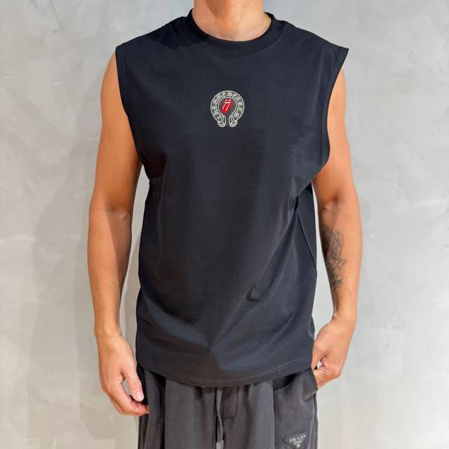 The new summer sleeveless vest of Chrome Hearts is now online! The iconic brand