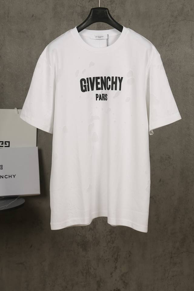 Givenchy* GivenchyGivenchy* Givenchy short-sleeved T-shirt with burnt flower and