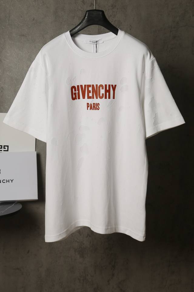 Givenchy* GivenchyGivenchy* Givenchy short-sleeved T-shirt with burnt flower and