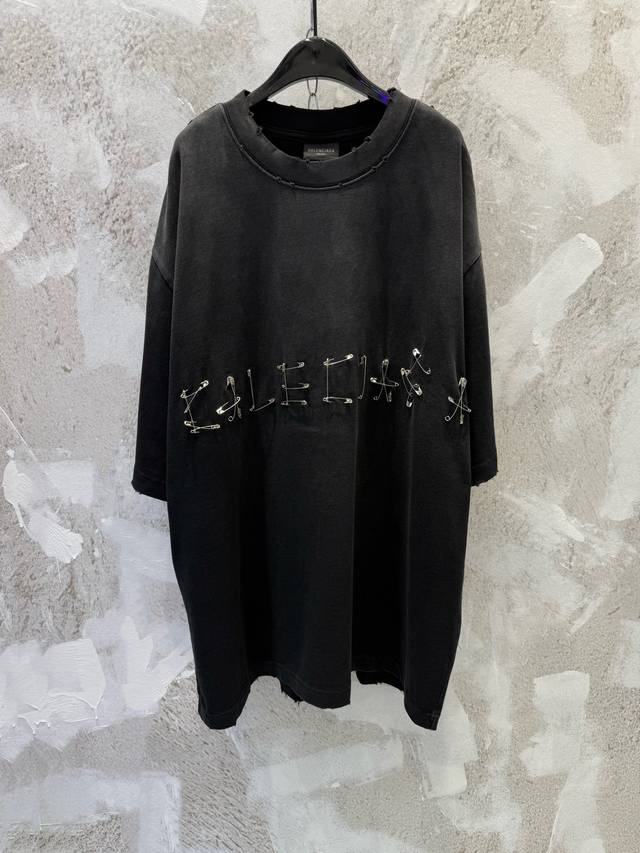 Balenciag* Winter25Ss new style pin washed distressed short-sleeved T-shirt Size