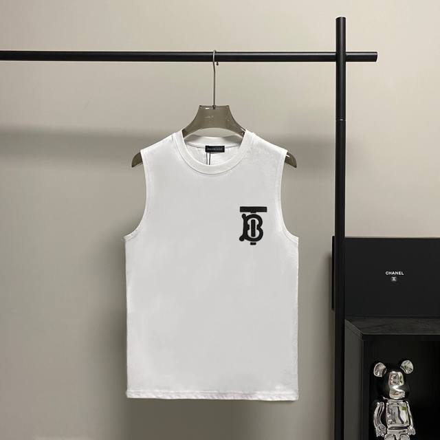 BURBERRY's new summer vest is made of high-quality fabrics, super soft and skin-