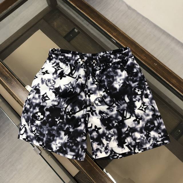 Lv latest official website catwalk model Lns popular beach pants full of flowers