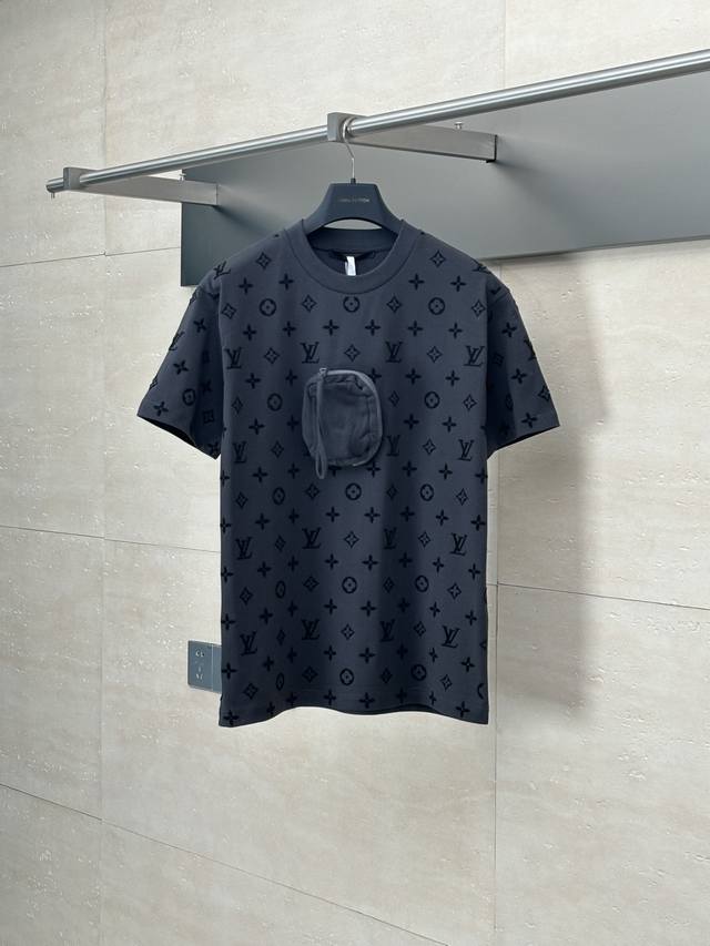 Lv* Louis 25Ss new velcro short-sleeved T-shirt Made of 26 combed tight double y