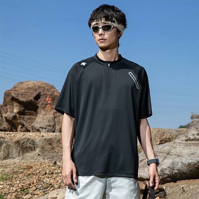 Descente summer ice silk short-sleeved T-shirt, unisex style counter summer hit!