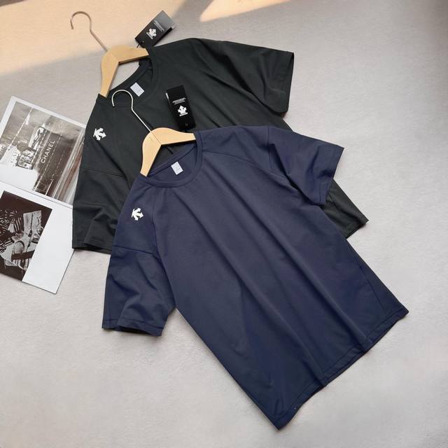 Descente Descente solid color fashionable all-match short-sleeved printed logo o