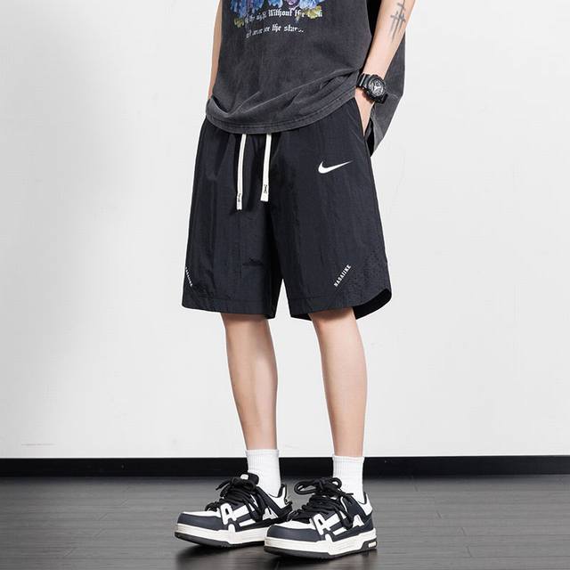 Nike shorts, basic casual shorts, shorts DDD. The perfect style, versatile pants