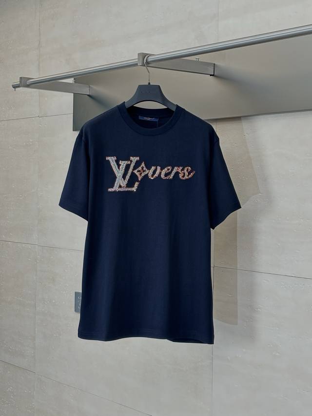 Lv Louis 24Fw Sequin Embroidery Short Sleeve was originally purchased for 11,700