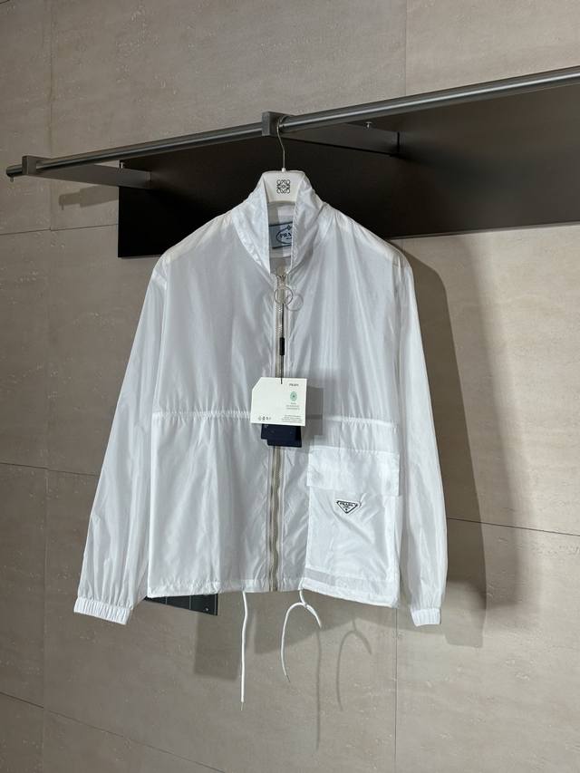 Prad* Prada 25Ss Spring and Summer New Capsule Series Recycled Nylon Zipper Jack