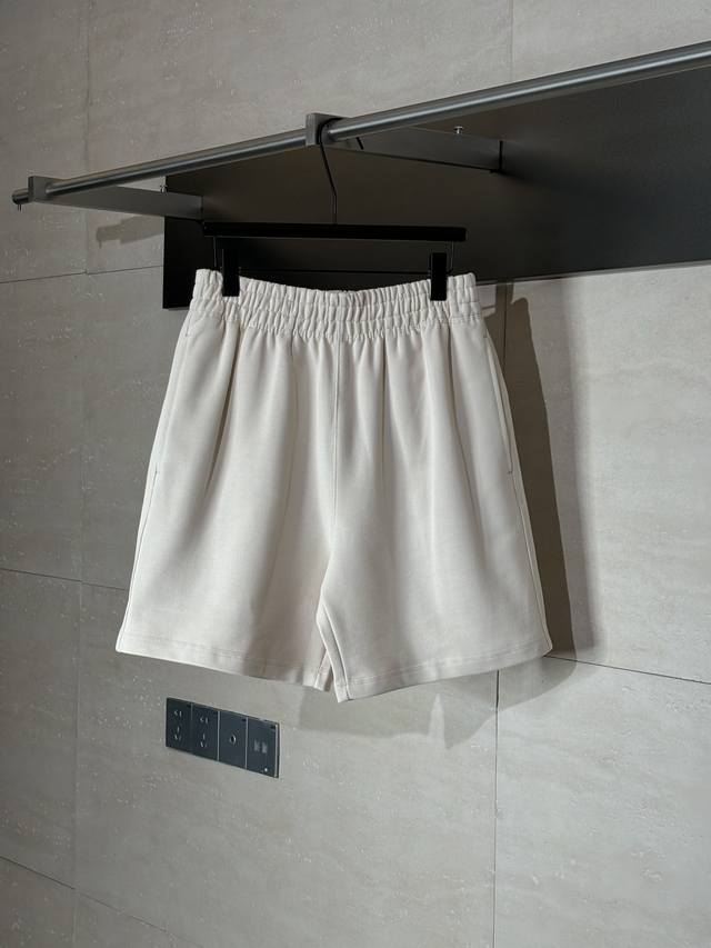 BurberryBurberry check label patch cotton casual shortsFrom the Burberry Classic