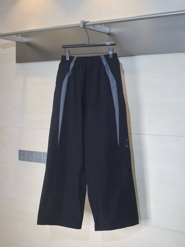 Balenciaga* Paris 25 new patchwork nylon embroidered assault trousers Imported n