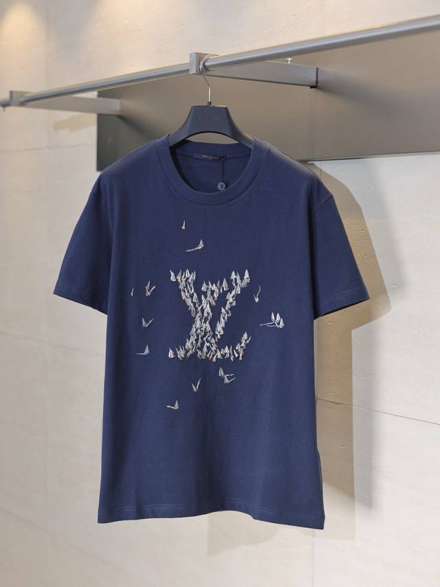Lv Louis 25Ss Sail Logo Embroidered Short Sleeve T-ShirtPaying tribute to the bu