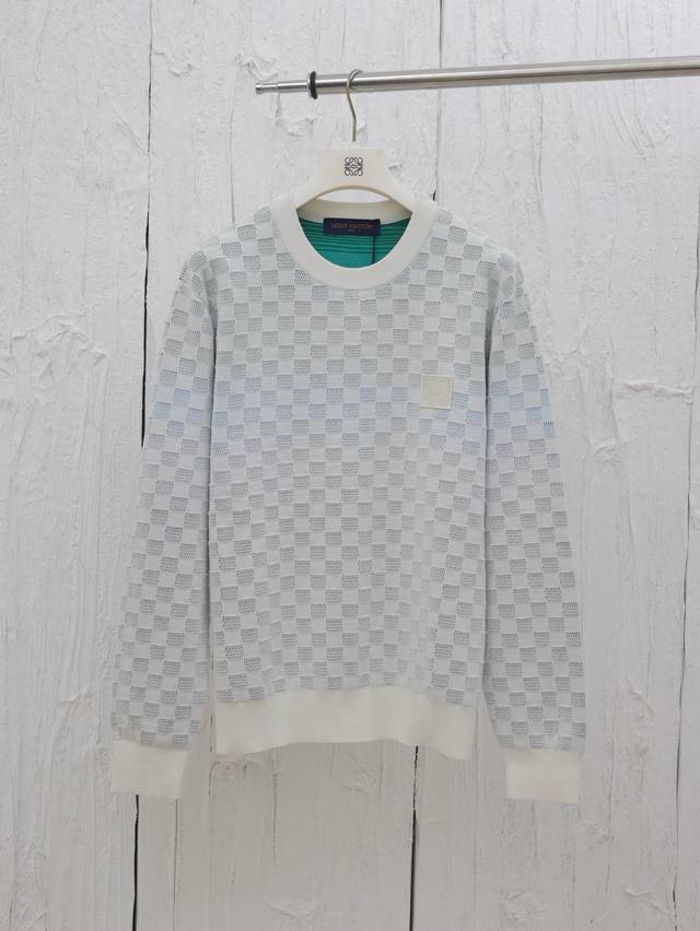Lv Louis 25Ss gradient checkerboard plaid round neck sweater Custom wool yarn we