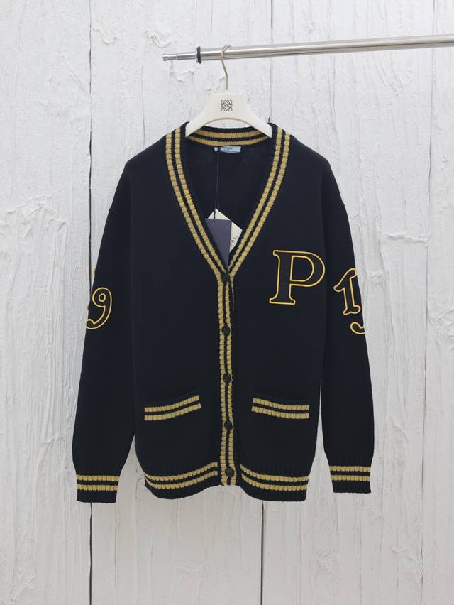 Prada* Prada 25Fw new black and gold embroidered wool cardigan The yarn is compo