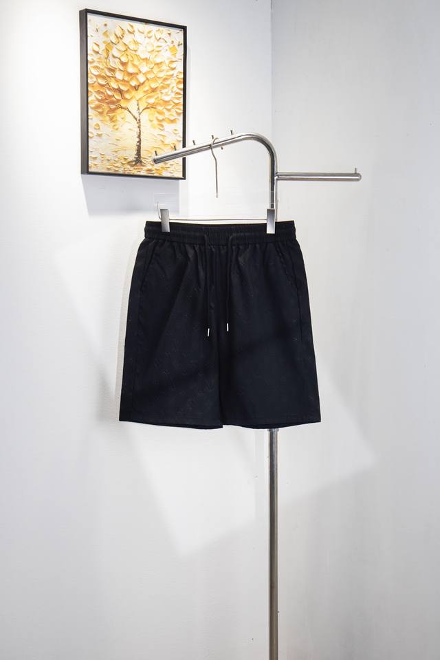 Style number: 165 Louis Vuitton Lv full print thin shorts Black galaxy reconstr