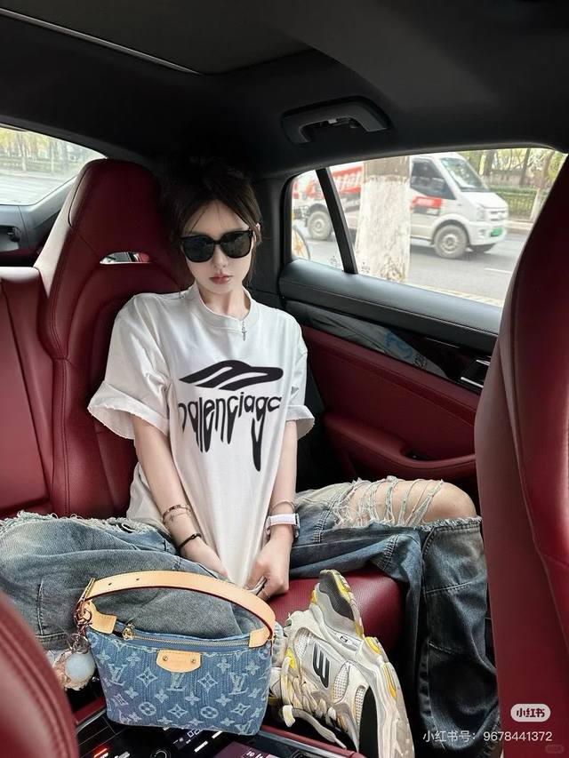 Model consultation picture Style number: Y171 Balenciaga classic 3M wave print s