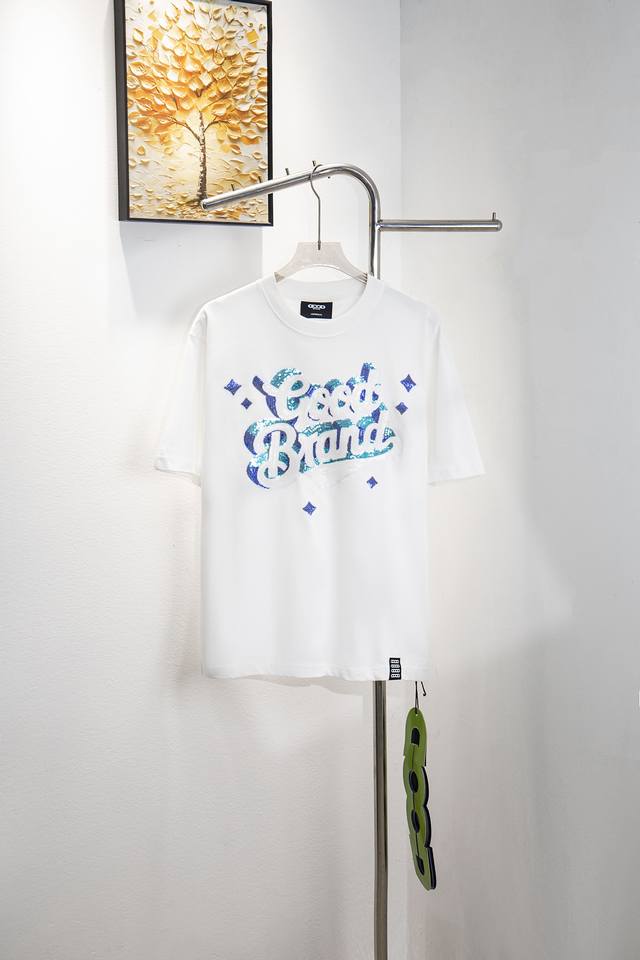 Style number: Y185 Goodbrand 3D star sequin light luxury fashion high-end short