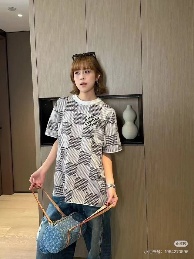 Model consultation picture Model number: Y146 Louis Vuitton jacquard model uses