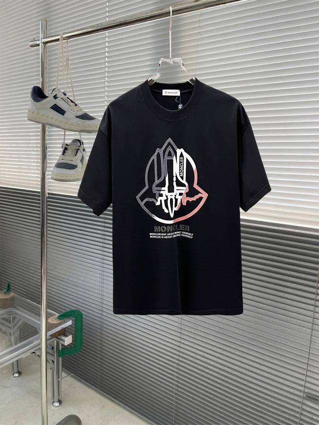 Arrived on the same day, ready for delivery. Moncler exclusive first high-end f