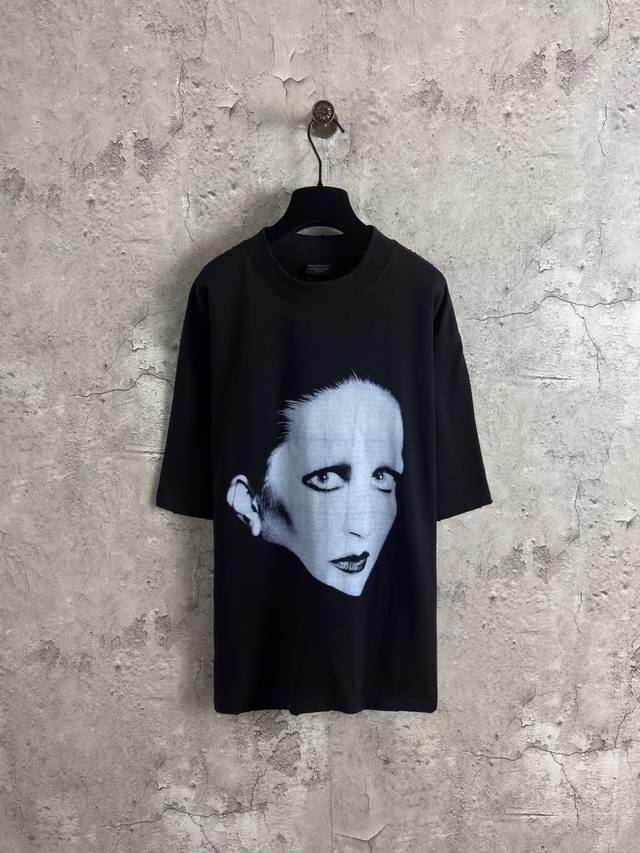 Balenciaga singer Mia co-branded direct spray short sleeves Color: Black Size: