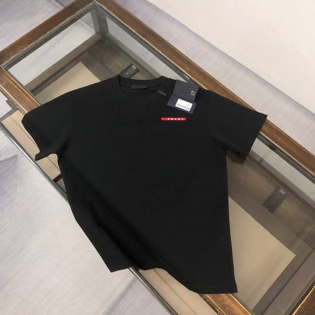 Prada Prada 2025 Spring and Summer new models are on the market! Rubberized red