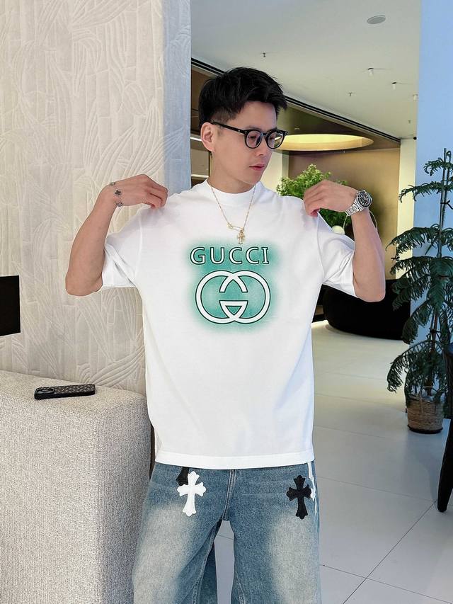 Gucci 2025 Spring and Summer New Releases Newest Short-sleeved Round Neck T-shir