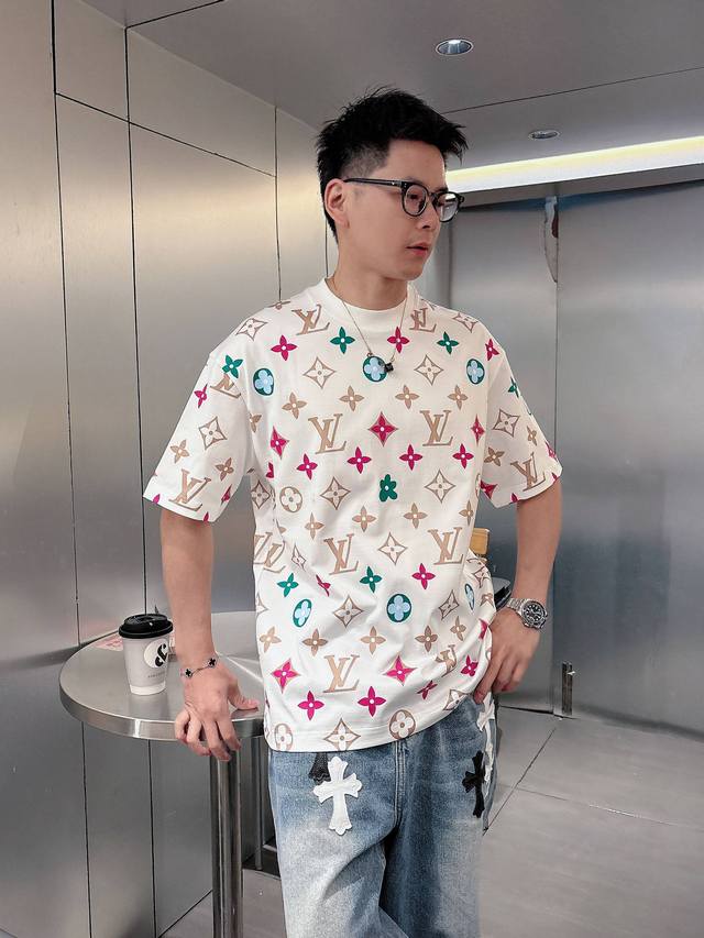 Lv 2025 Spring and Summer New Release, the latest short-sleeved round neck T-shi