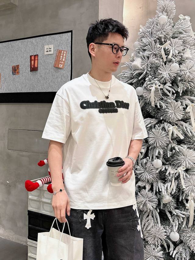 Dior 2025 Spring and Summer New Releases, the Latest Short-sleeved Round Neck T-