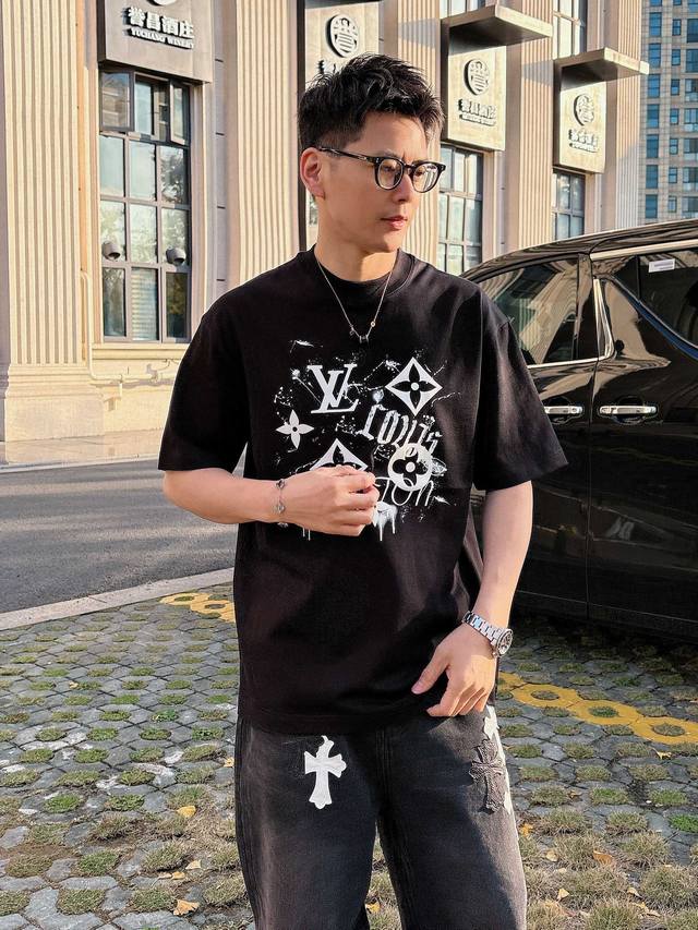 Lv 2025 Spring and Summer New Release, the latest short-sleeved round neck T-shi