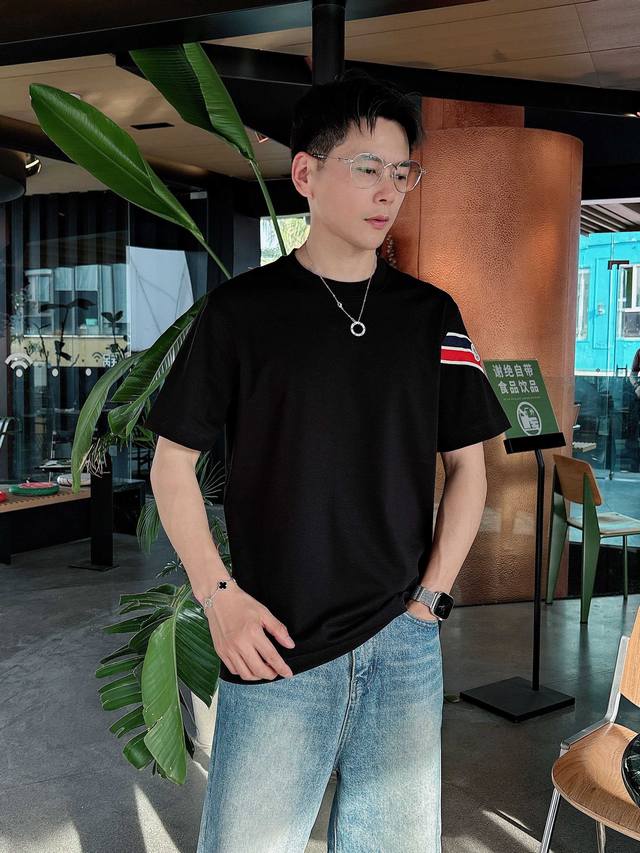 Moncler 2025 Spring and Summer New Releases, the Latest Short-sleeved Round Neck