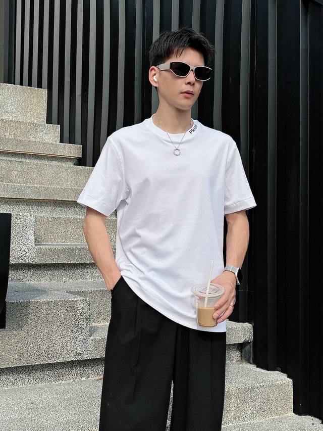 Prada 2025 Spring and Summer New Releases Newest Short-sleeved Round Neck T-shi