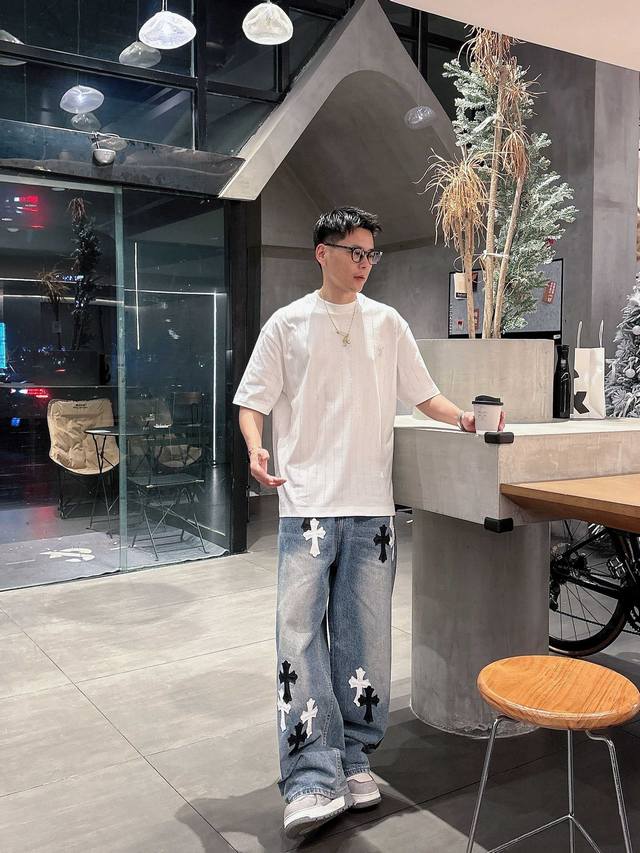 Lv 2025 Spring and Summer New Release Counter Latest Short Sleeve Round Neck T-s