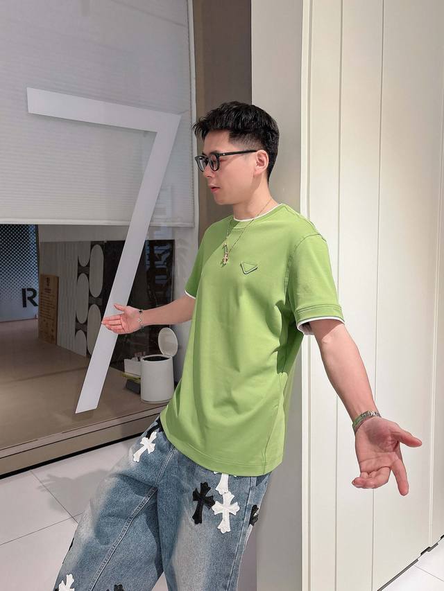 Prada 2025 Spring and Summer New Releases Newest Short-sleeved Round Neck T-shi