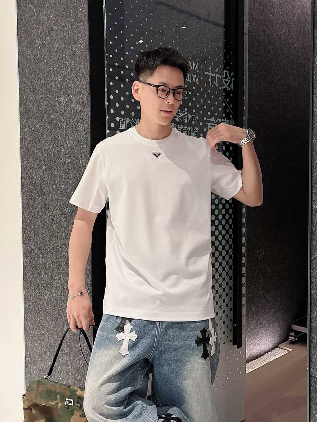 Prada 2025 Spring and Summer New Releases Newest Short-sleeved Round Neck T-shi