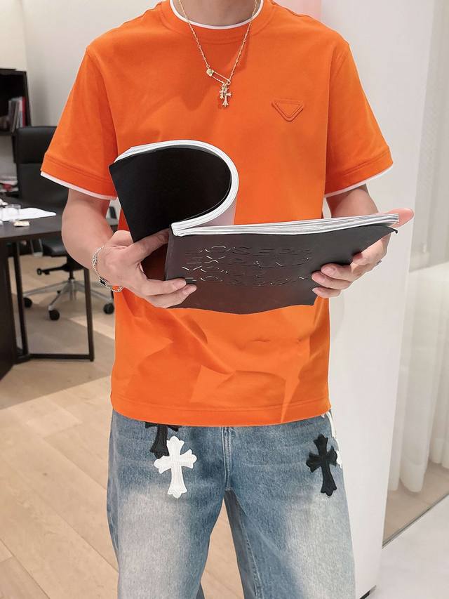 Prada 2025 Spring and Summer New Releases Newest Short-sleeved Round Neck T-shi