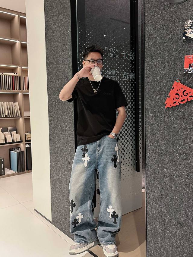 Gucci 2025 Spring and Summer New Releases Newest Short-sleeved Round Neck T-shir