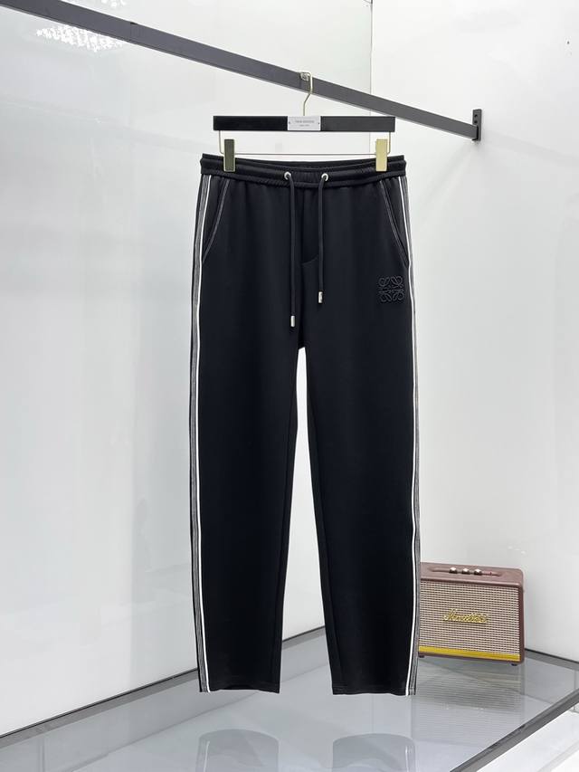 Loewe's top-quality 2025 spring and summer new casual pants! Available on the of
