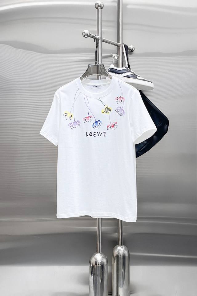 Lo Loewe couture fabrics 2025 spring and summer new products are on the market.