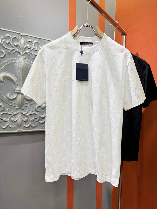 Lv 2025 new short-sleeved shirt! Original custom fabric, soft to the touch. Top