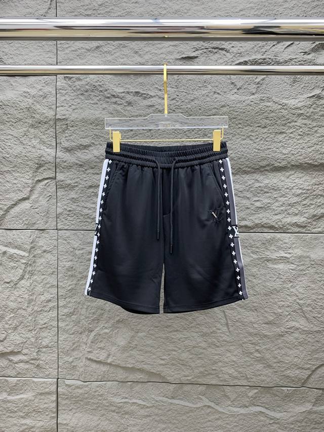 Lv 2025 Spring and Summer new men's casual shorts high-end goods simple, fashion